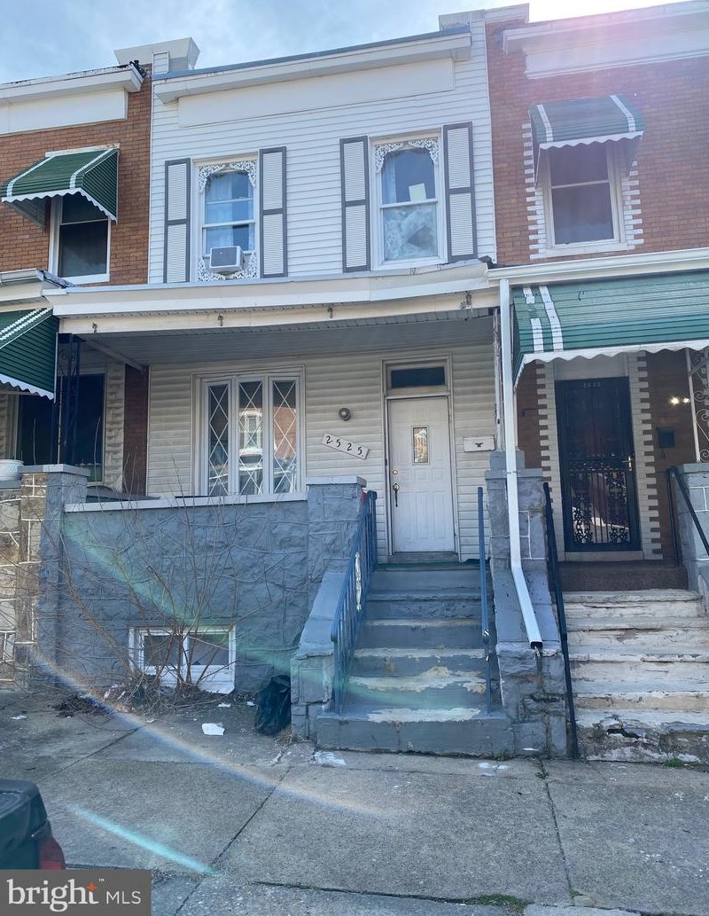 2525 Robb St, Baltimore MD  21218-4830 exterior
