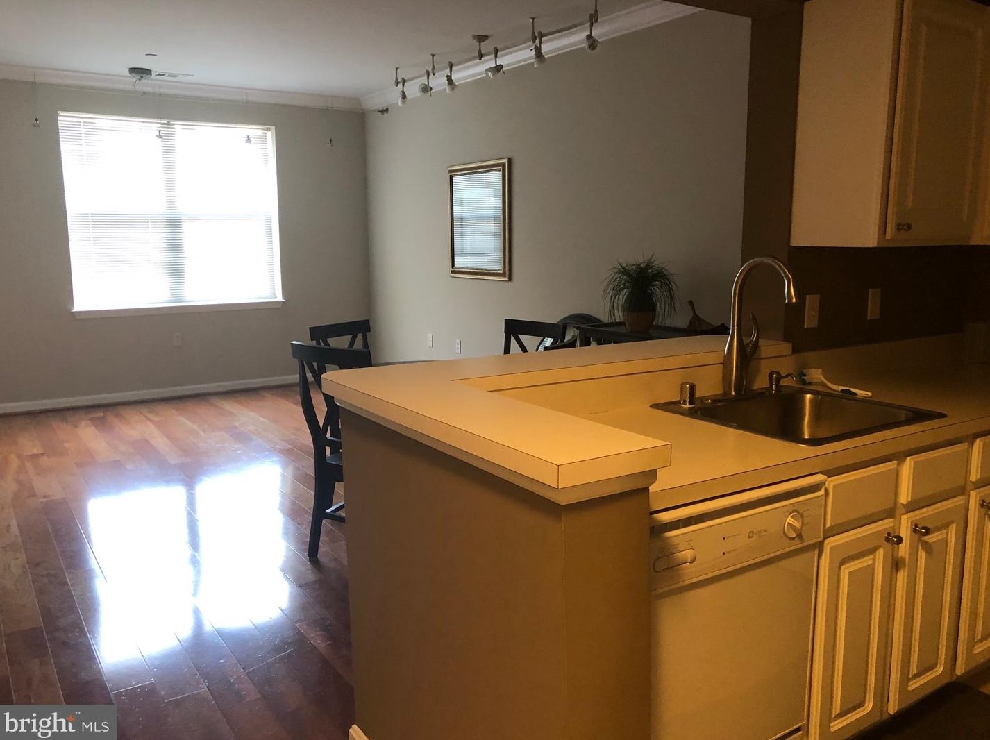 23 Pierside Dr, Baltimore MD  21230-5463 exterior