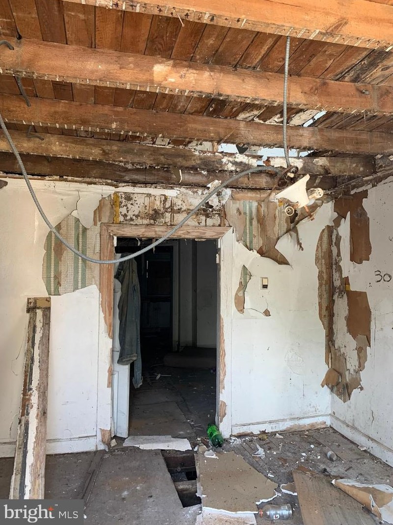 204 Vincent St, Baltimore, MD 21223-3039