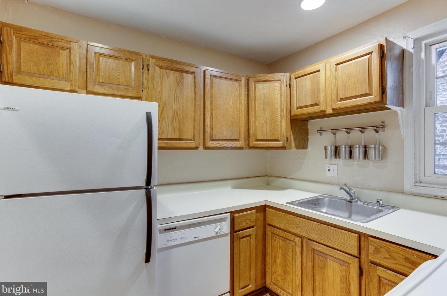 918 Calvert St, Baltimore, MD 21202-3702