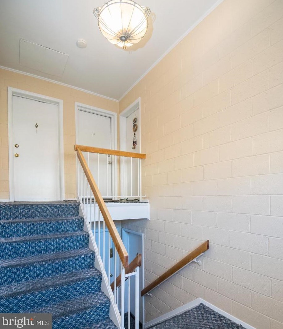 4412 Falls Bridge Dr, Baltimore, MD 21211-1027