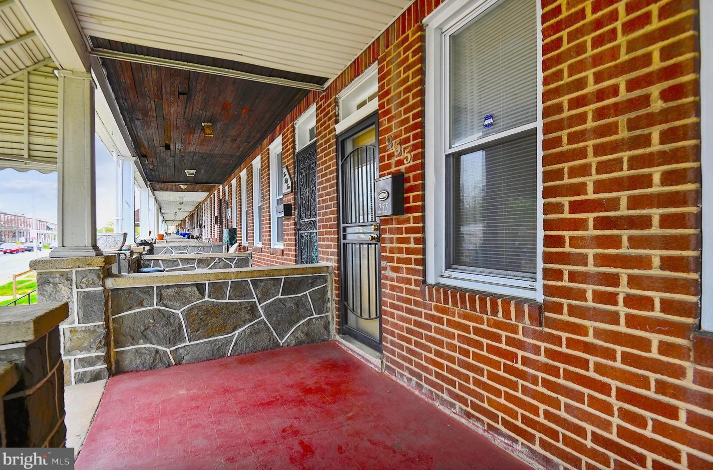 255 Hilton St, Baltimore, MD 21229-3761