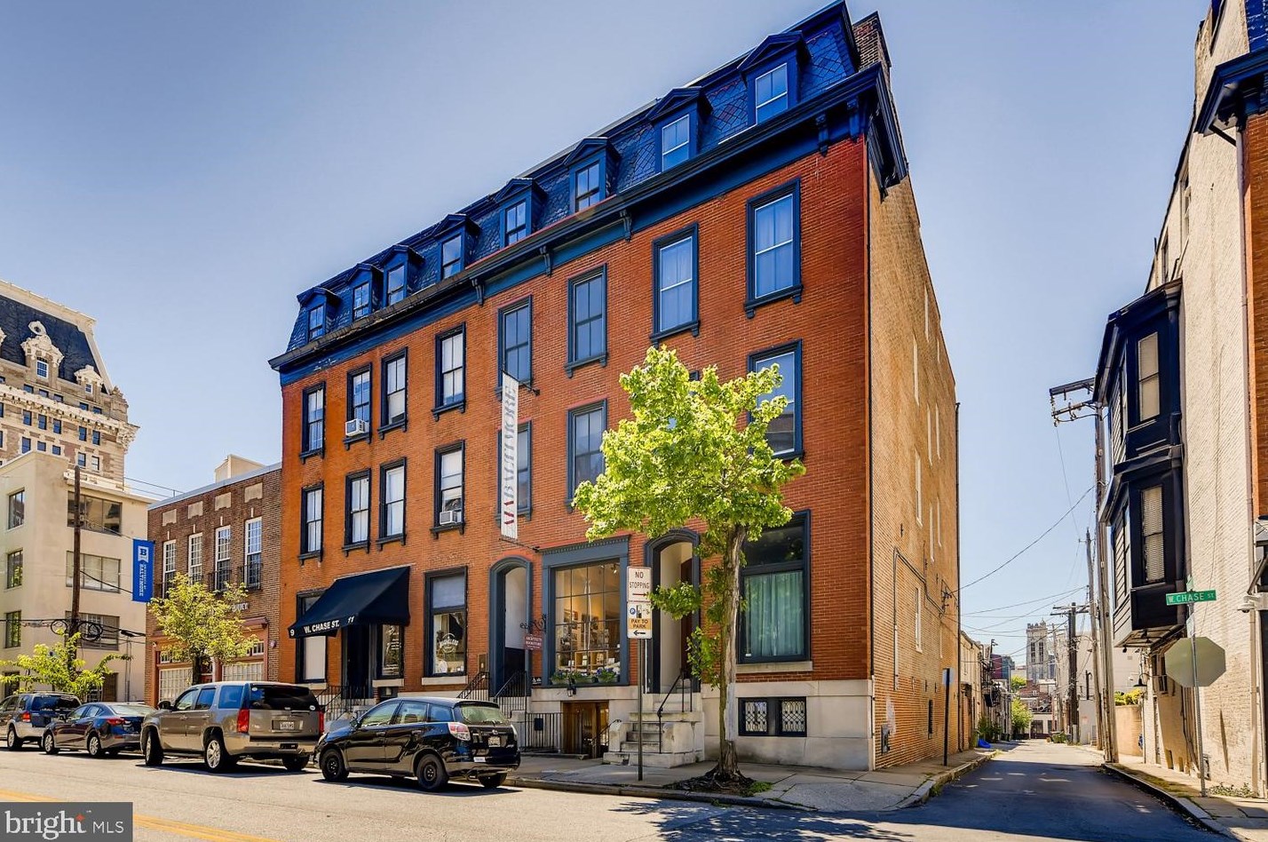 11 Chase St, Baltimore MD  21201-5438 exterior