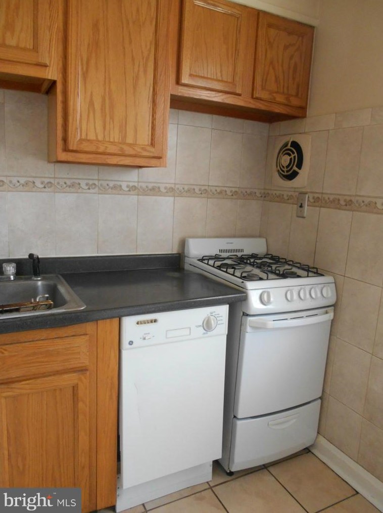1101 Gleneagle Rd #2nd Floor, Baltimore, MD 21239