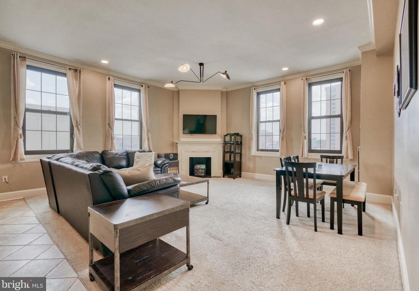 1 Chase St, Baltimore, MD 21202-2526