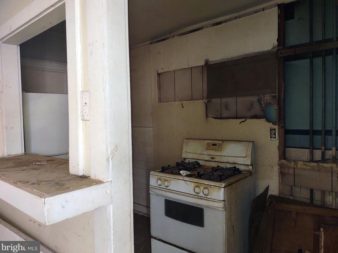 3326 Elmora Ave, Baltimore MD  21213-1640 exterior