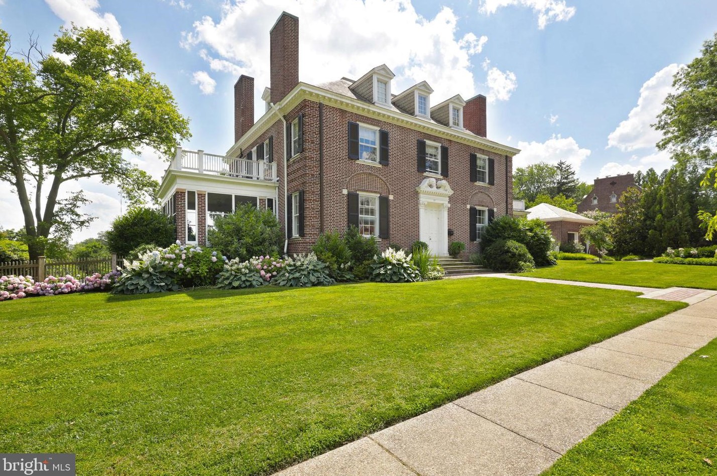 307 Somerset Rd, Baltimore, MD 21210-2821