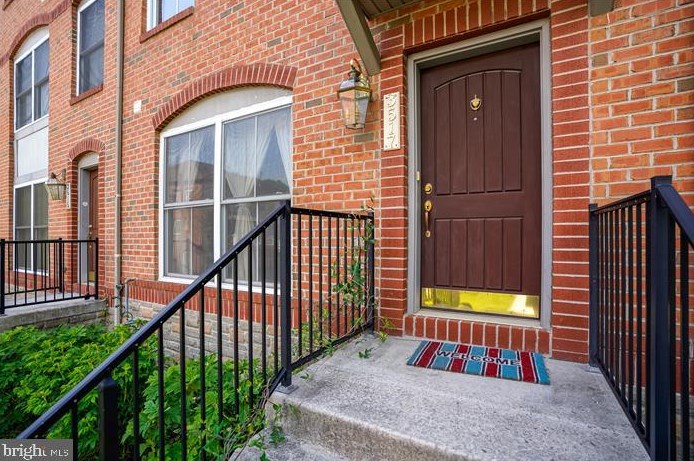 3517 Balmar Mews Rd, Baltimore, MD 21211-1470