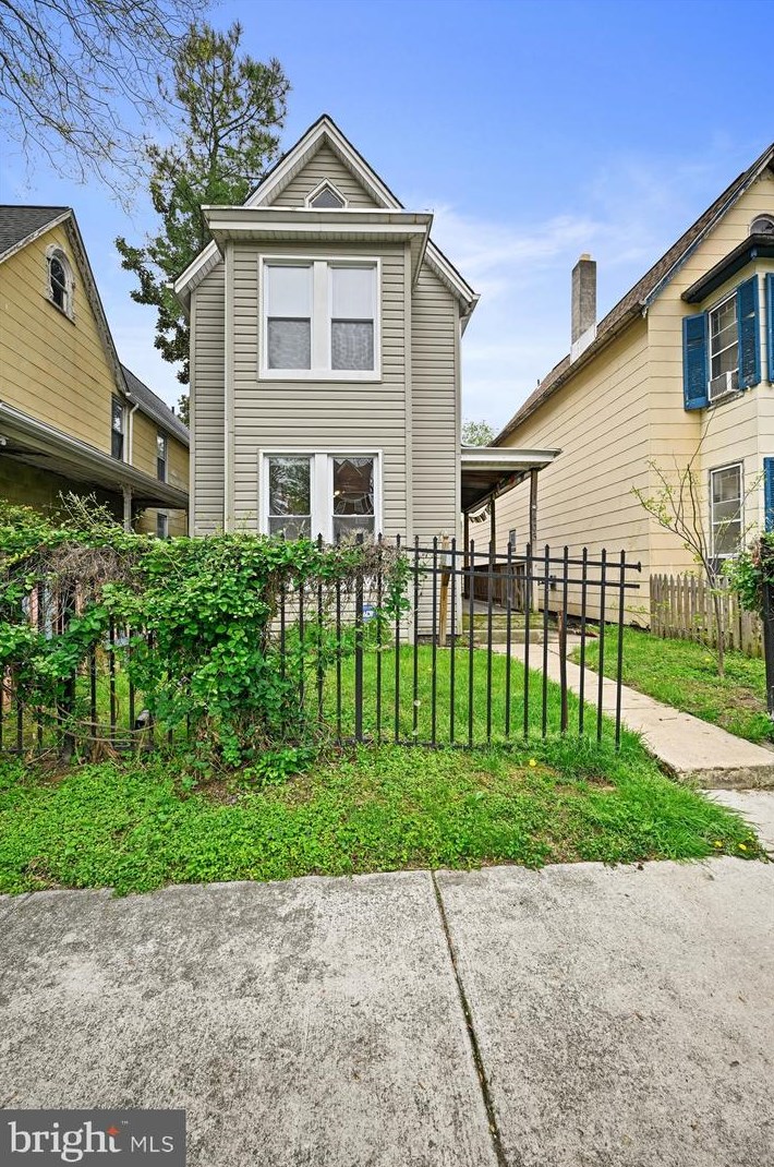 403 Calvin Ave, Baltimore, MD 21218-2822