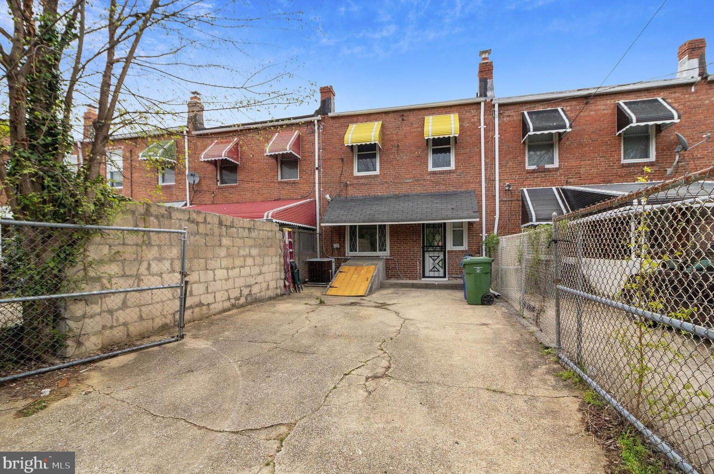 320 Allendale St, Baltimore, MD 21229-2908