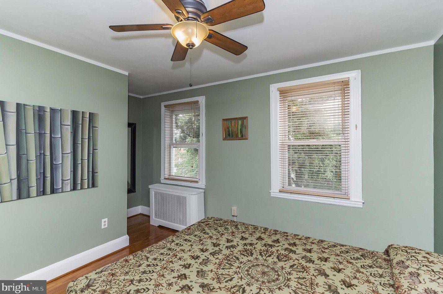 819 33 St, Baltimore MD 21211-2709 exterior