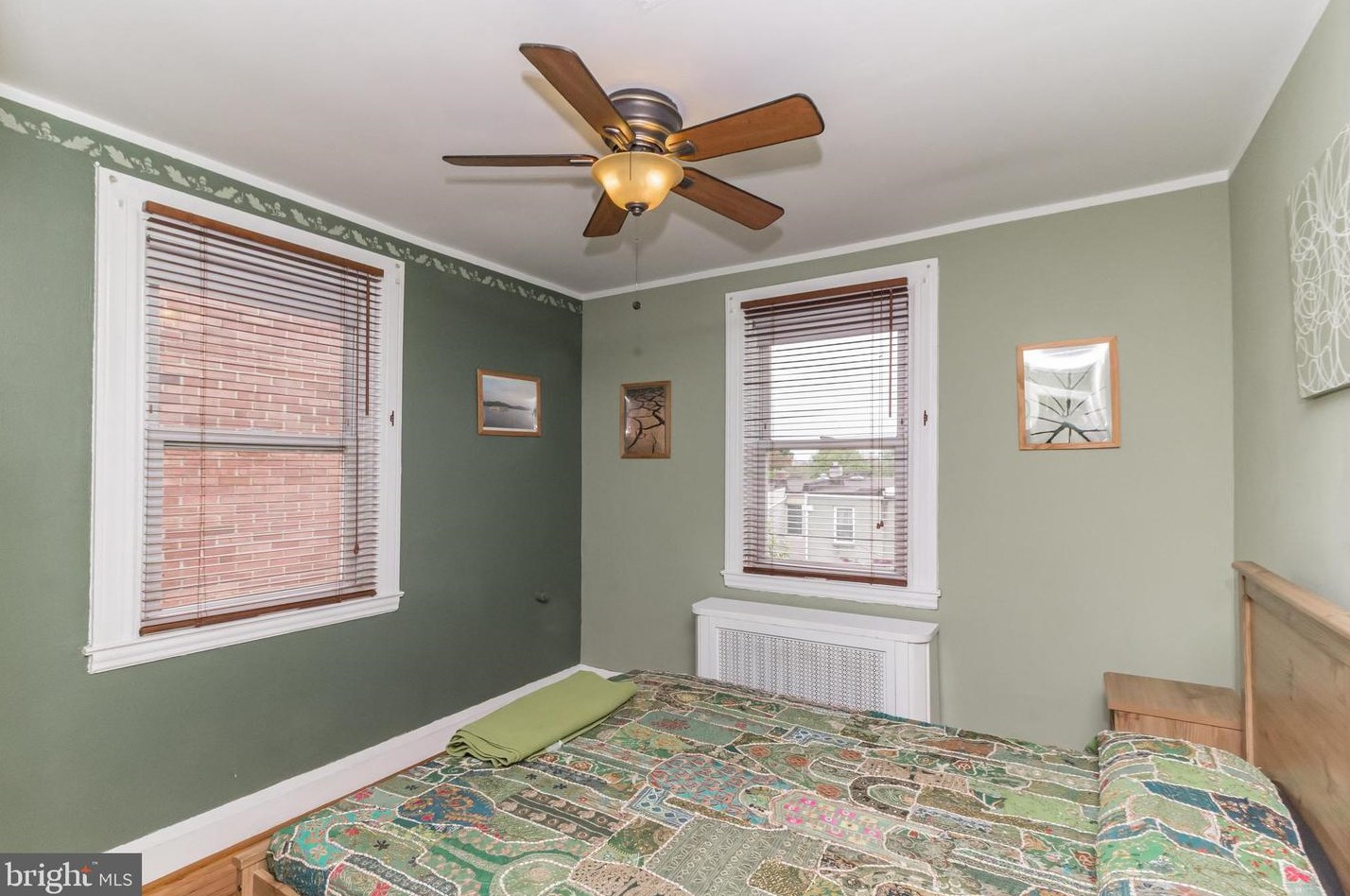 819 33 St, Baltimore MD 21211-2709 exterior