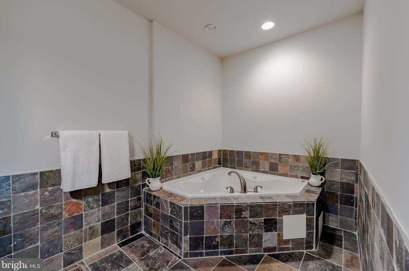 5 Ann St, Baltimore MD 21231-1522 exterior