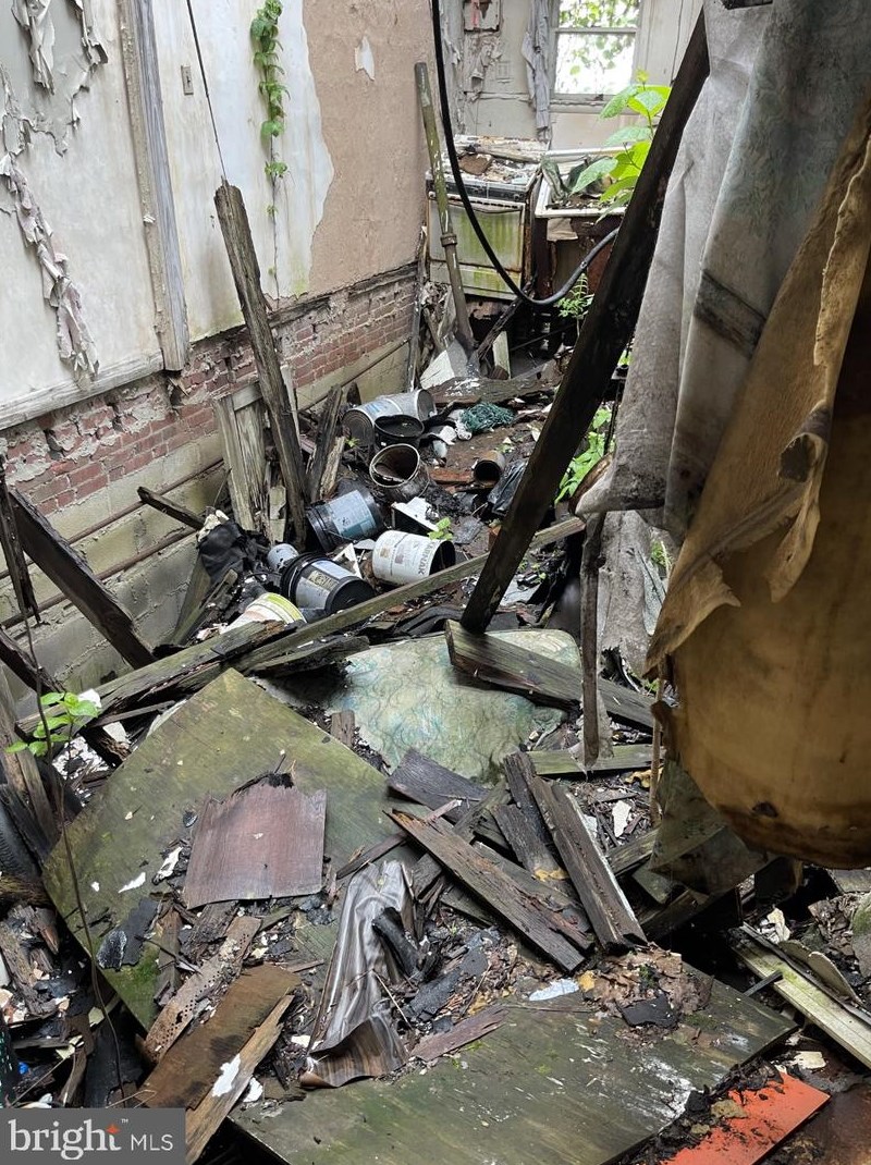 507 Bridgeview Rd, Baltimore MD  21225-1415 exterior