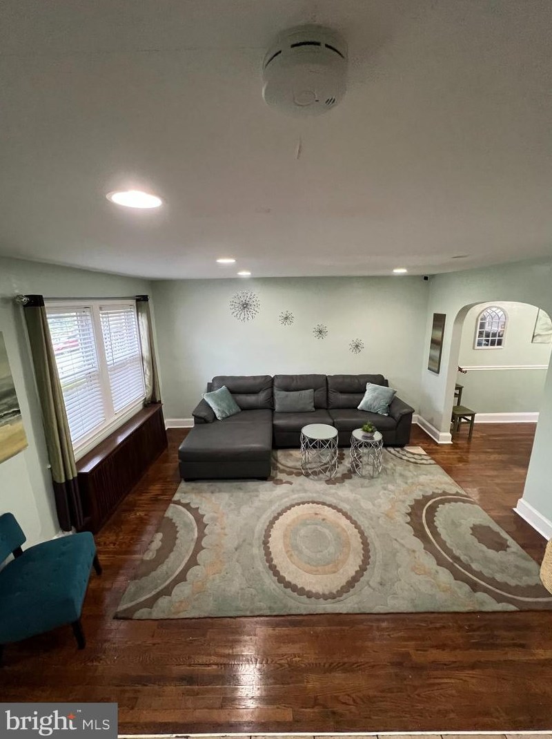 15 Bernice Ave, Baltimore, MD 21229-3712