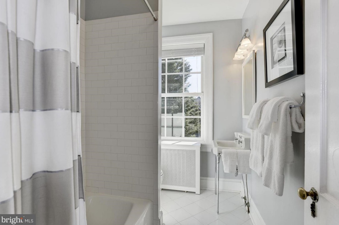 3810 Greenway, Baltimore MD  21218-1825 exterior