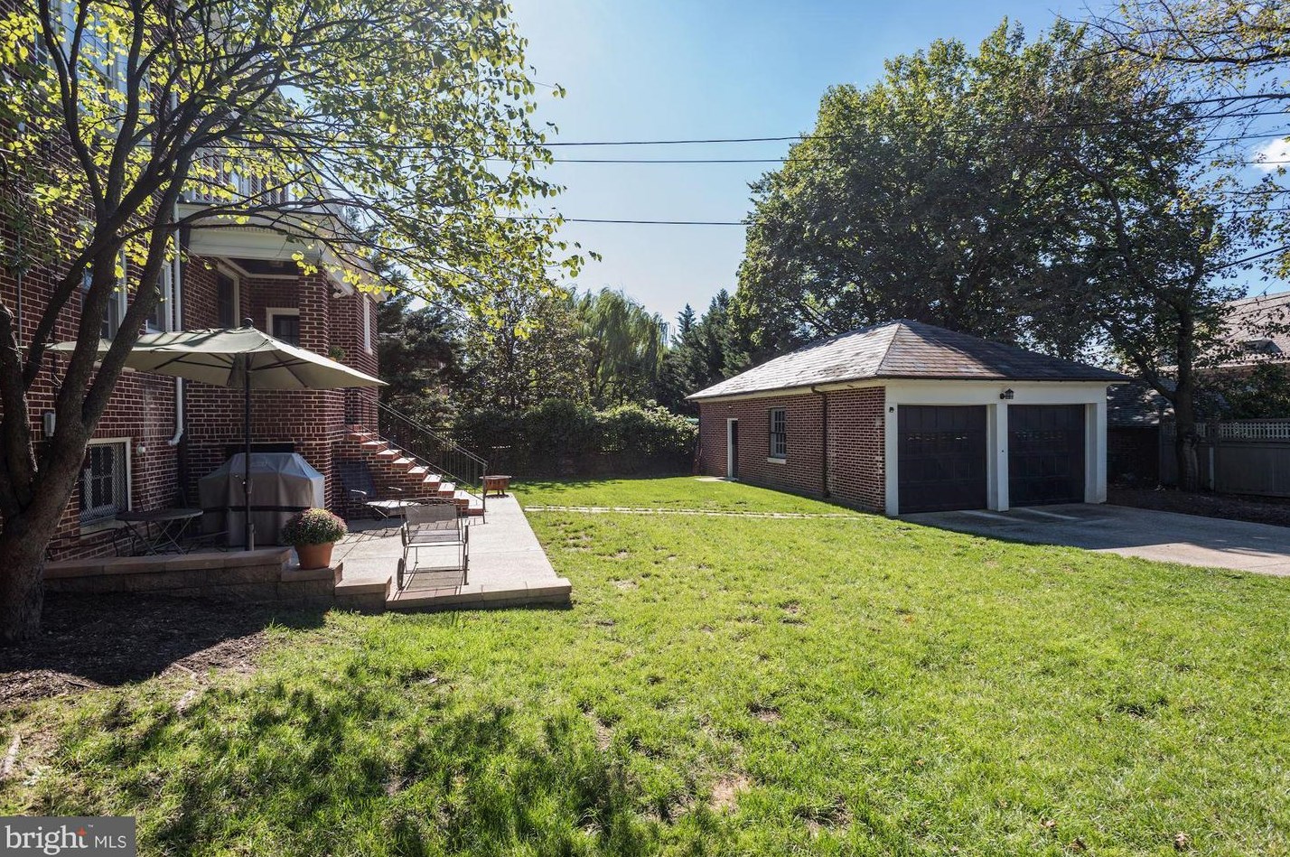 3810 Greenway, Baltimore MD  21218-1825 exterior