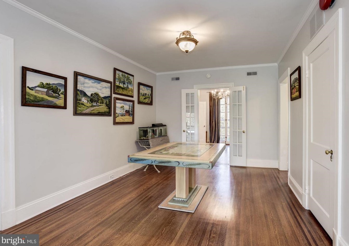 3810 Greenway, Baltimore MD  21218-1825 exterior