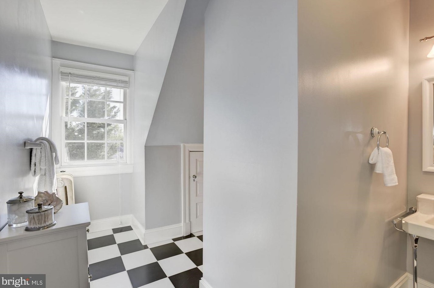 3810 Greenway, Baltimore MD  21218-1825 exterior