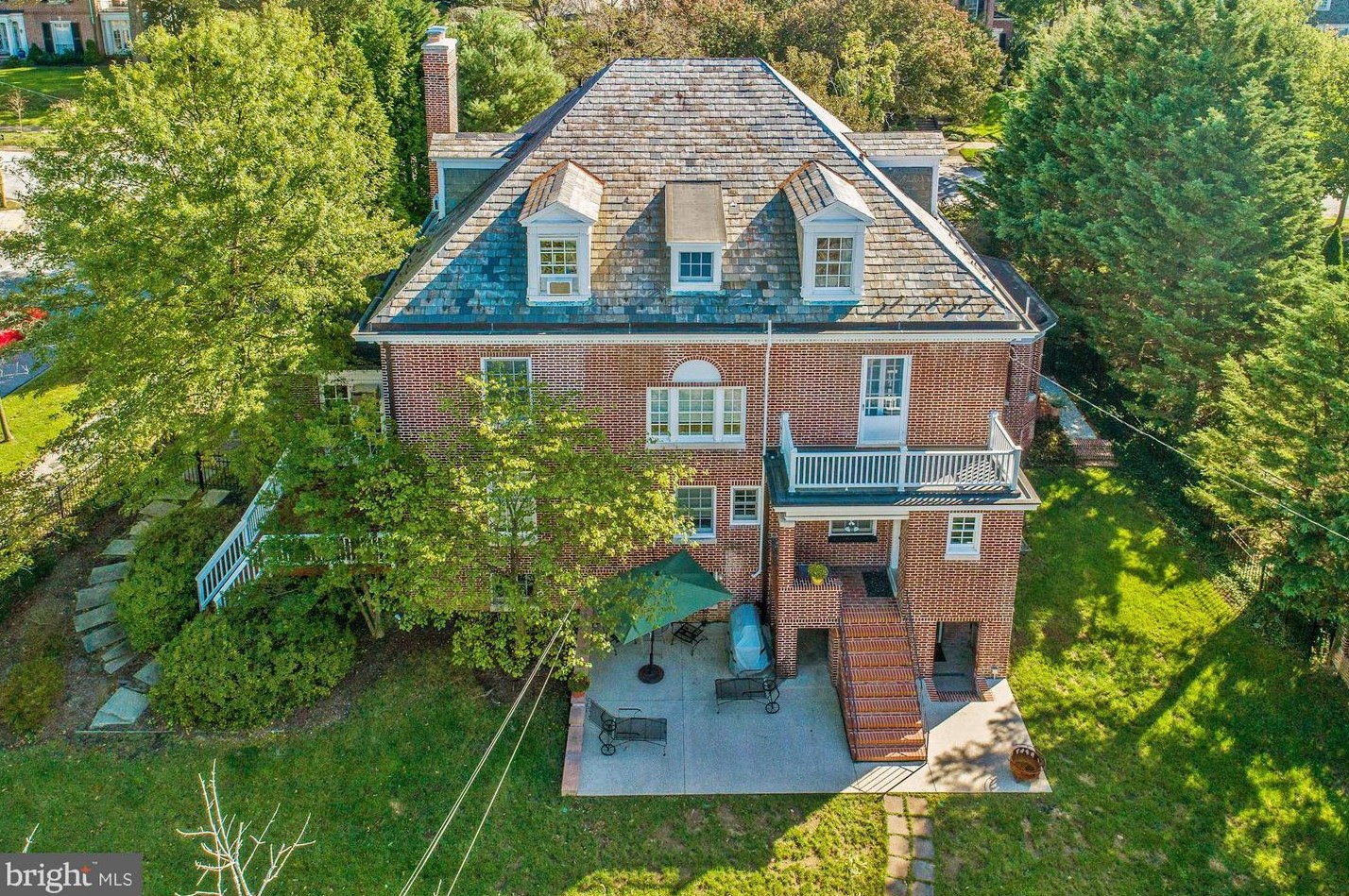 3810 Greenway, Baltimore MD  21218-1825 exterior