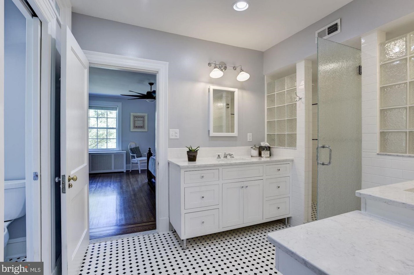 3810 Greenway, Baltimore MD  21218-1825 exterior