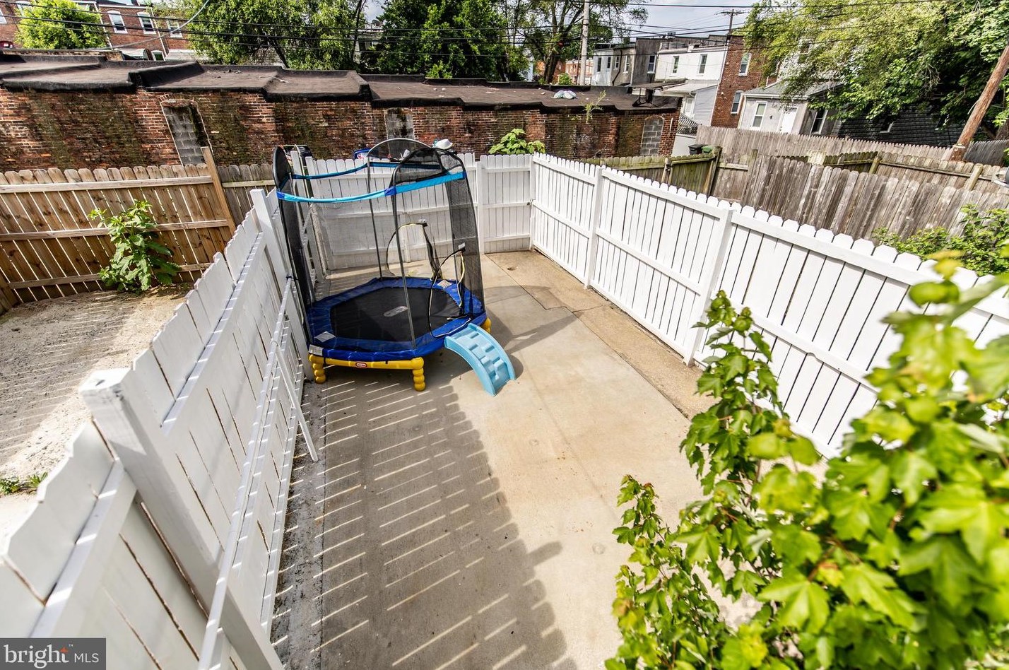 205 Pontiac Ave, Baltimore MD 21225-2236 exterior