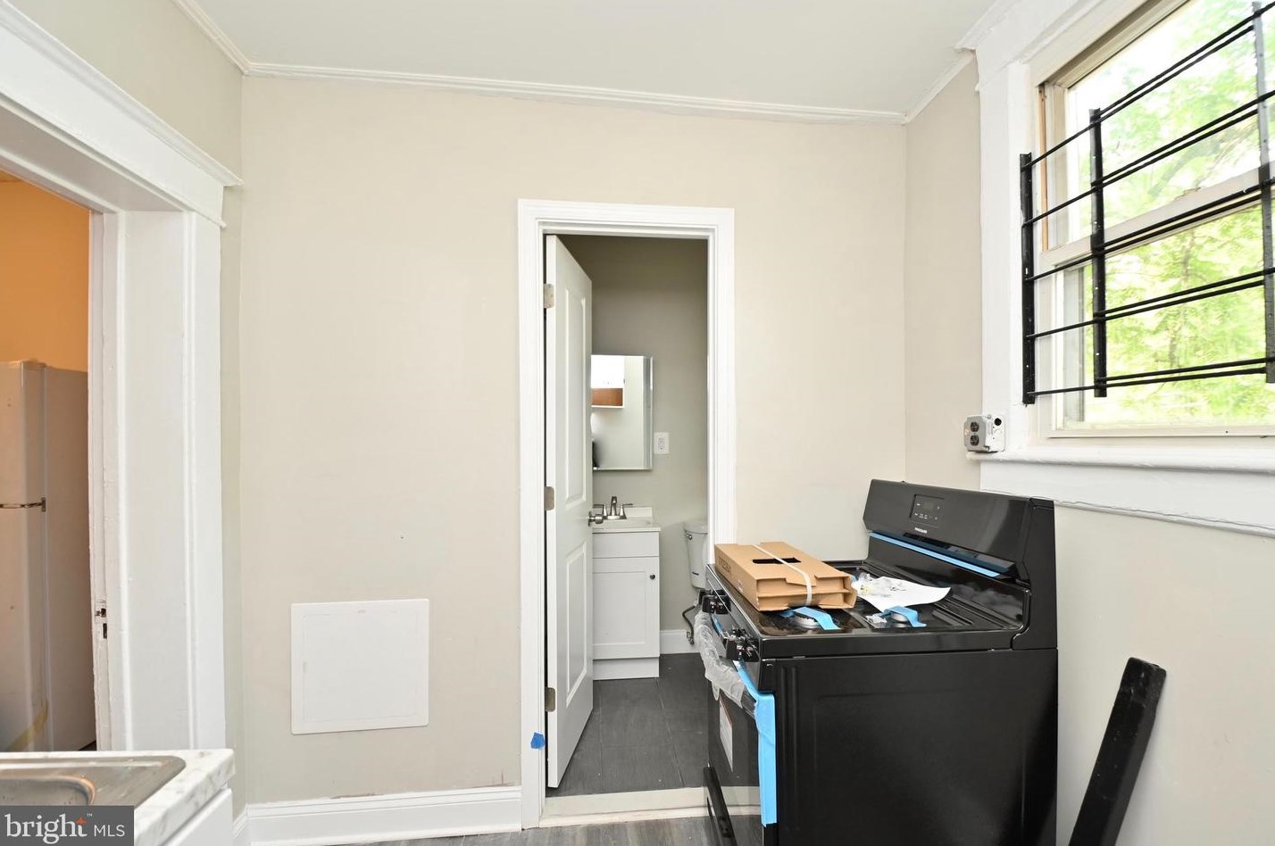 616 Woodington Rd, Baltimore MD  21229-1837 exterior