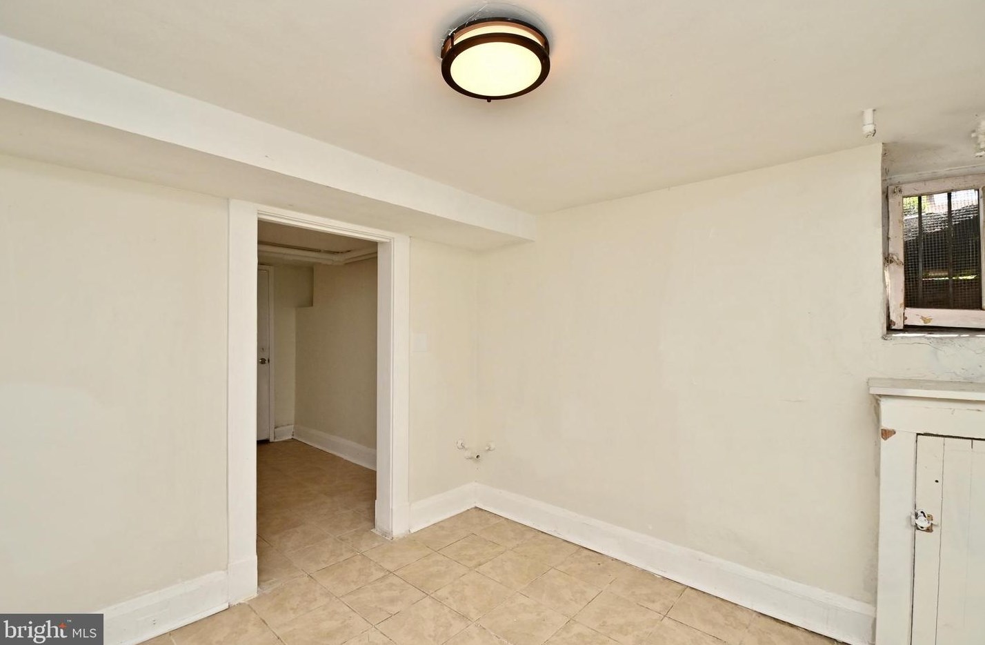 616 Woodington Rd, Baltimore MD  21229-1837 exterior