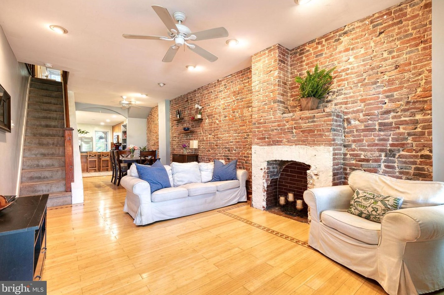 3556 Poole St, Baltimore, MD 21211-2327
