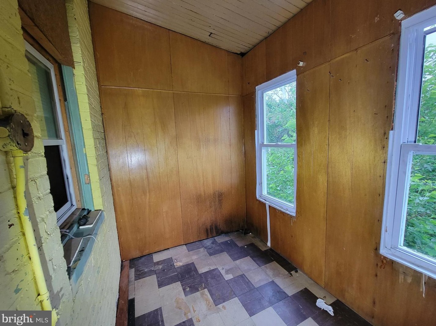 402 Gold St, Baltimore MD  21217-3524 exterior