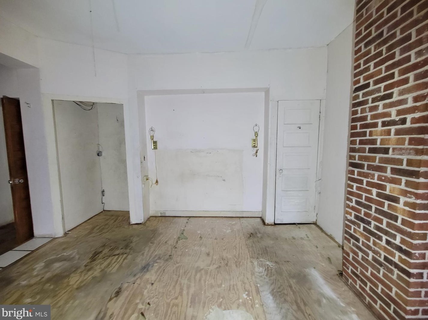 402 Gold St, Baltimore MD  21217-3524 exterior