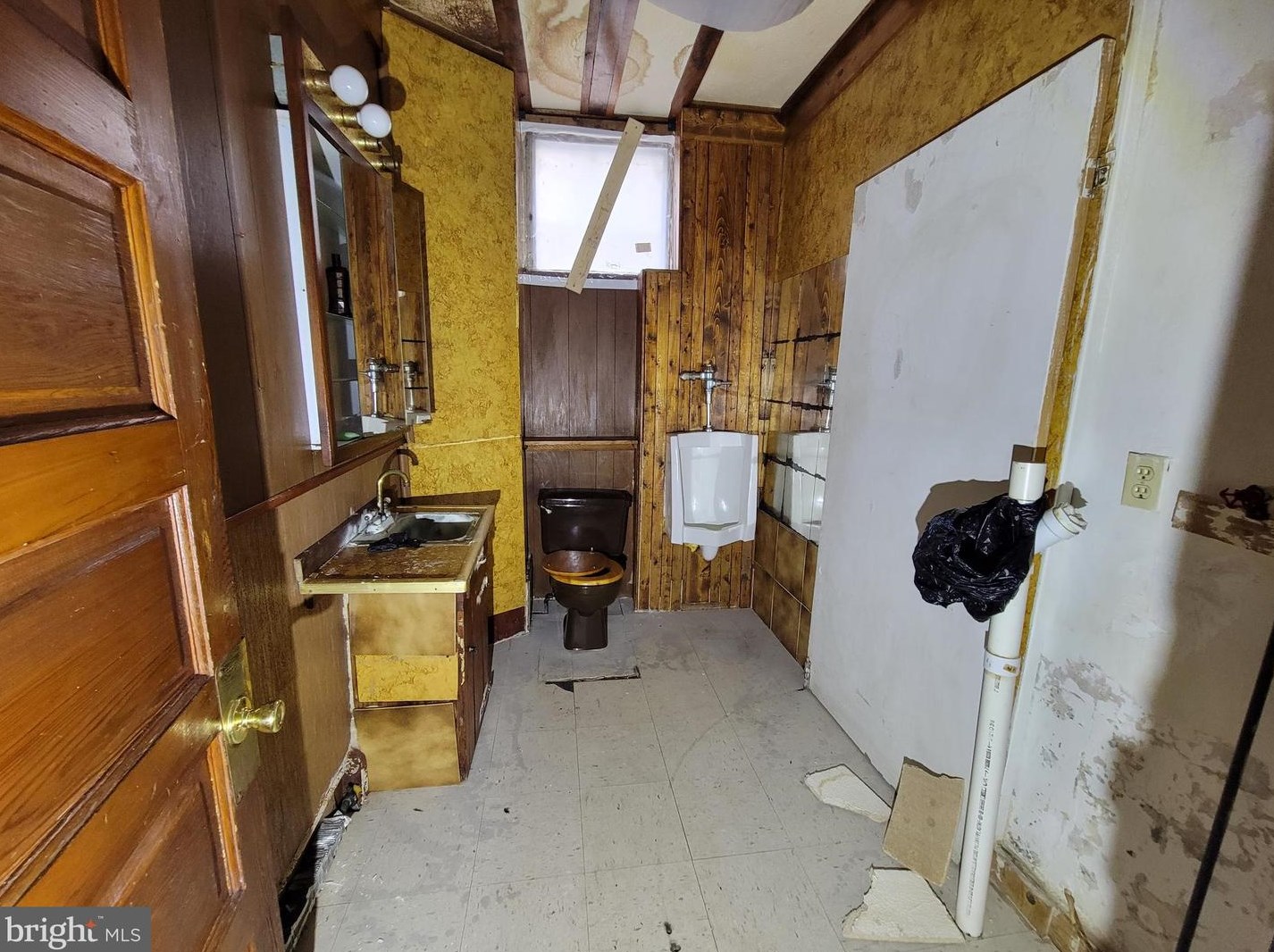 402 Gold St, Baltimore MD  21217-3524 exterior