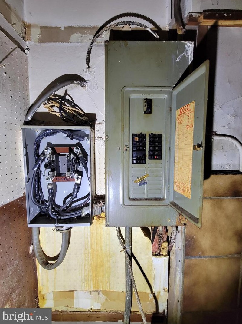 402 Gold St, Baltimore MD  21217-3524 exterior