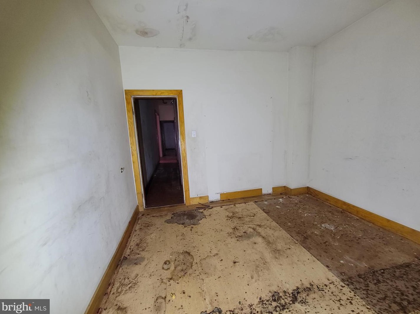 402 Gold St, Baltimore MD  21217-3524 exterior