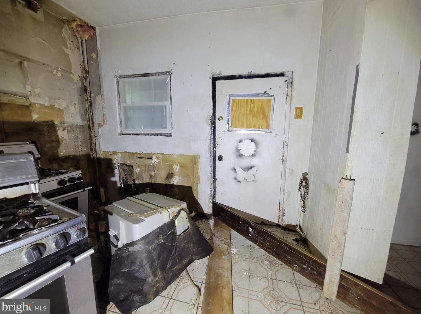 402 Gold St, Baltimore MD  21217-3524 exterior