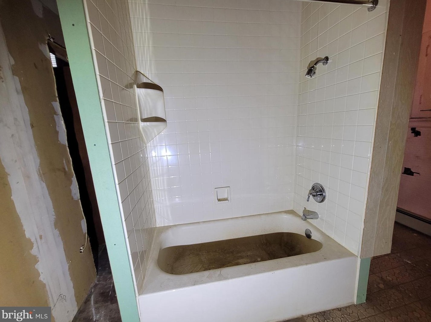 402 Gold St, Baltimore MD  21217-3524 exterior