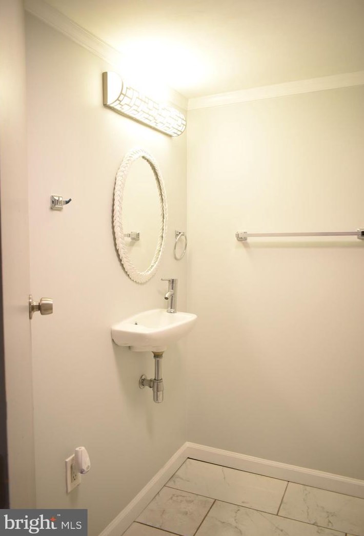 423 Edgewood St, Baltimore MD  21229-3048 exterior