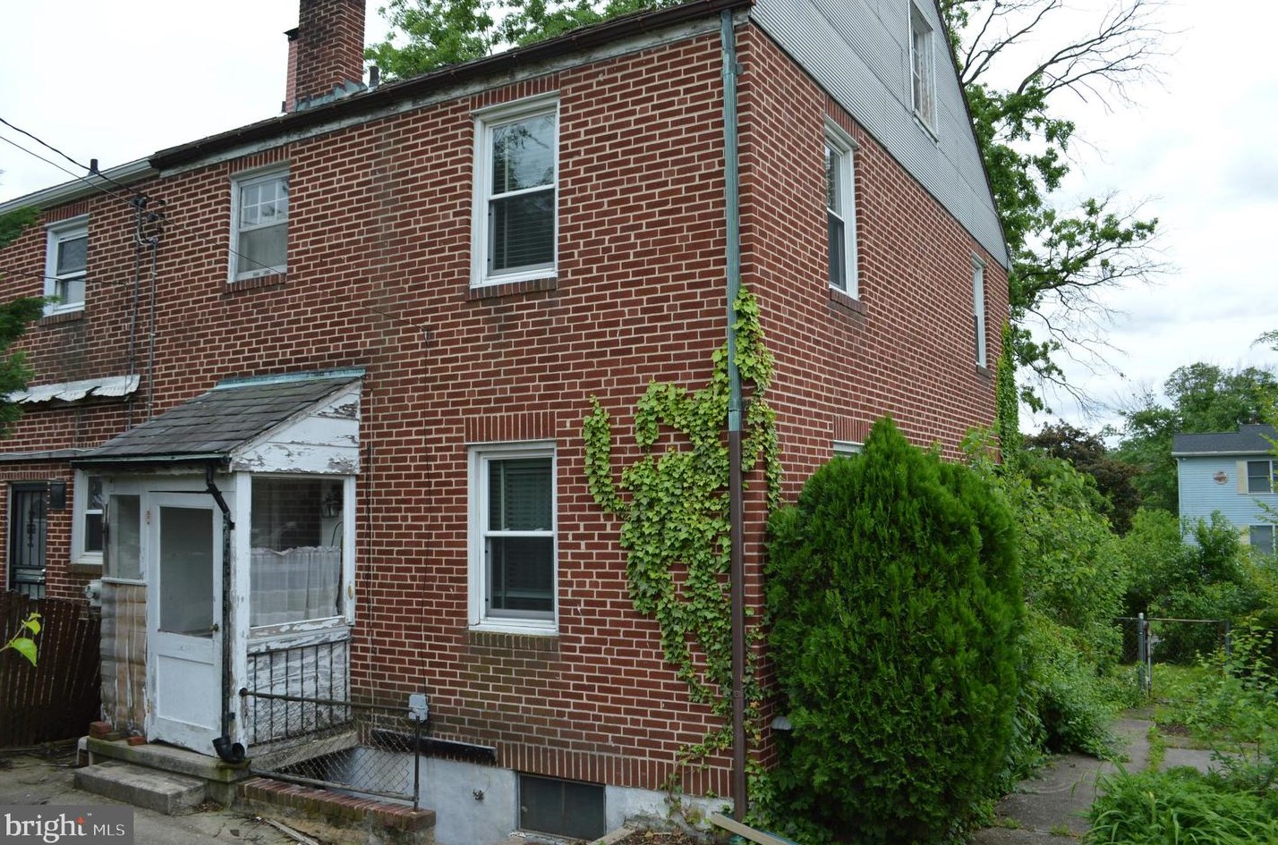 2212 Hamilton Ave, Baltimore, MD 21214-1642