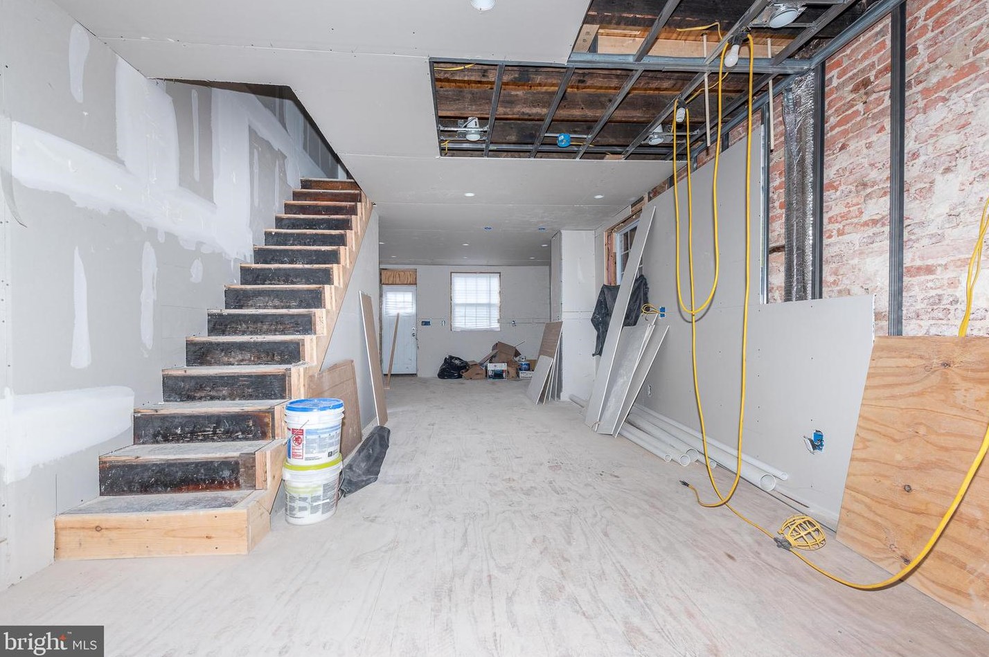 2215 Aiken St, Baltimore, MD 21218-5516