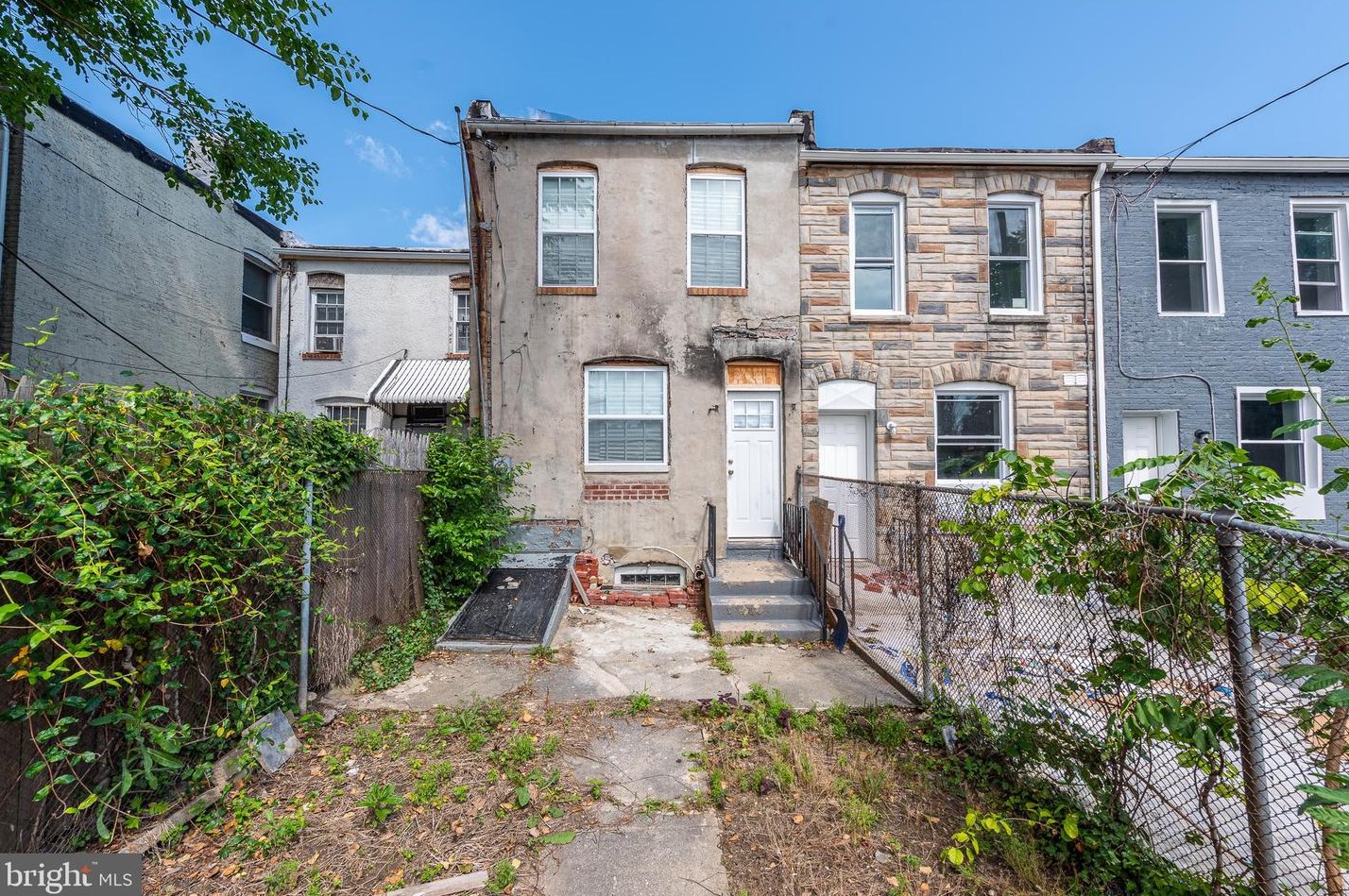 2215 Aiken St, Baltimore MD 21213-2202 exterior