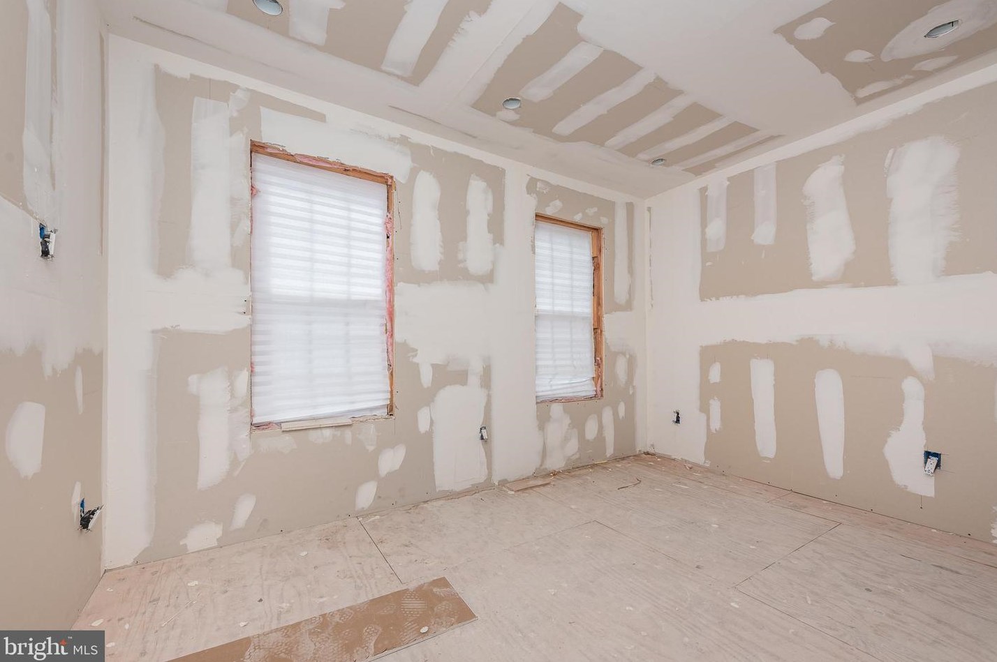 2215 Aiken St, Baltimore MD 21213-2202 exterior