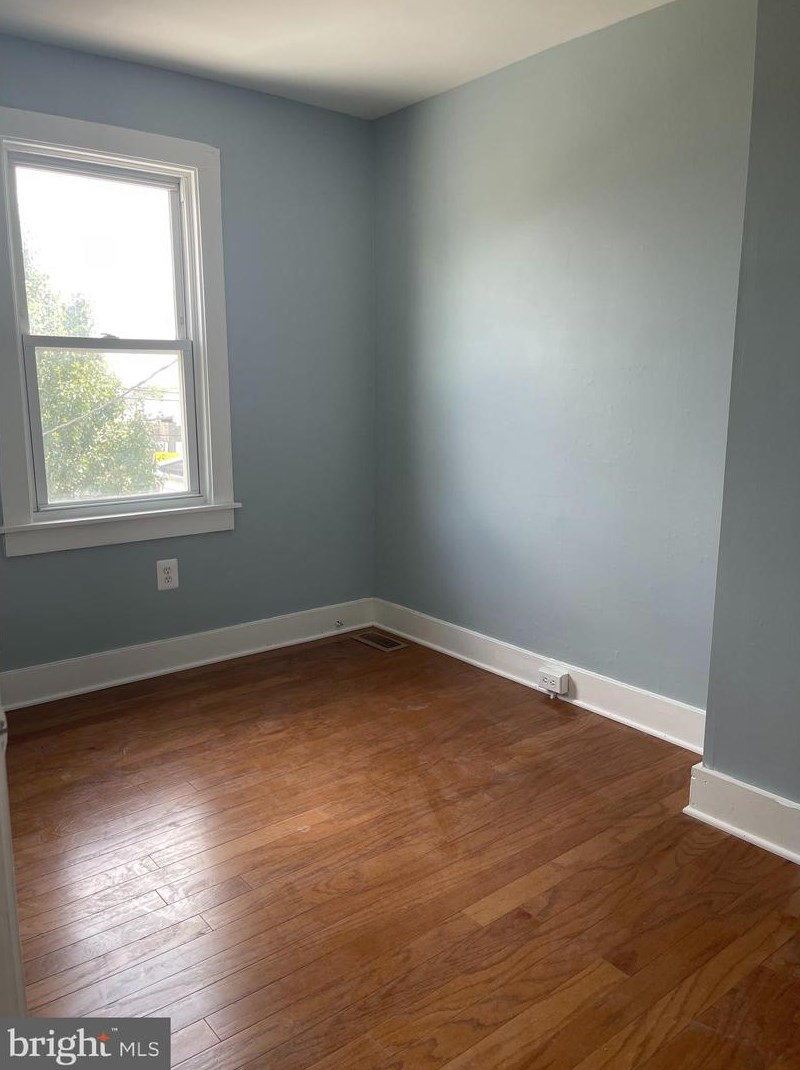 6537 Parnell Ave, Baltimore, MD 21222-4006
