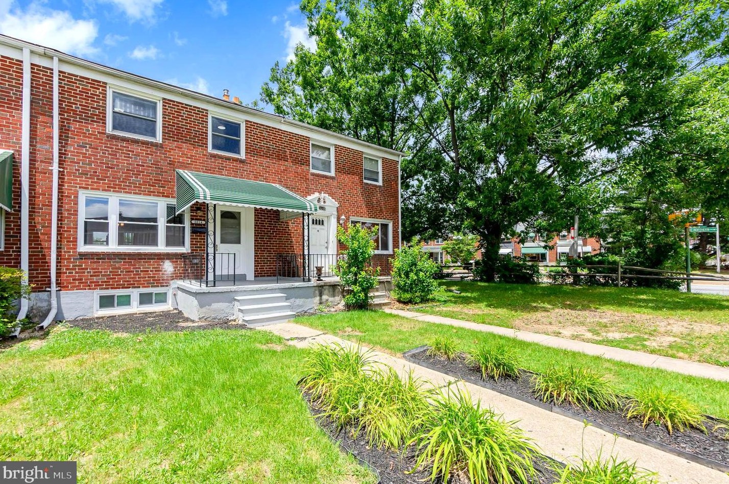 6014 The Alameda, Baltimore, MD 21239-1935