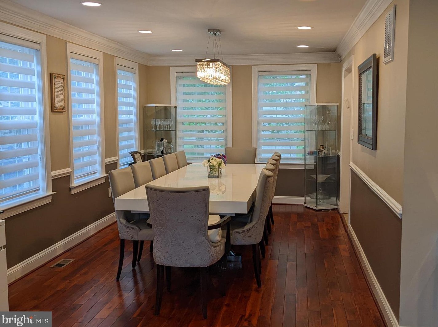 2813 Bartol Ave, Baltimore, MD 21209-3903