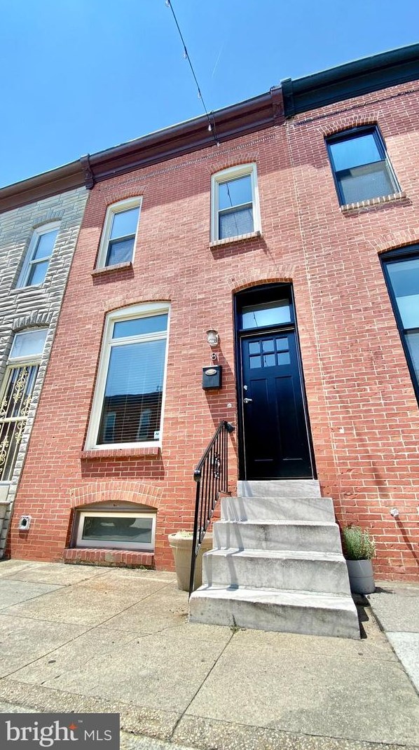 8 Curley St, Baltimore, MD 21224-1329