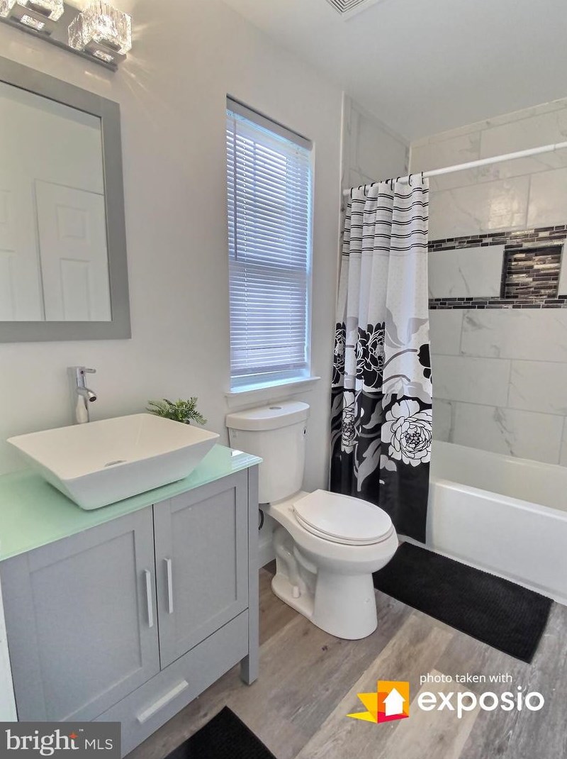 204 Rock Glen Rd, Baltimore MD  21229-3249 exterior