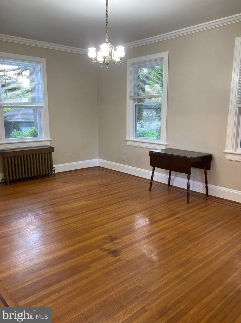 512 Chapel Gate Ln, Baltimore MD  21229-2461 exterior