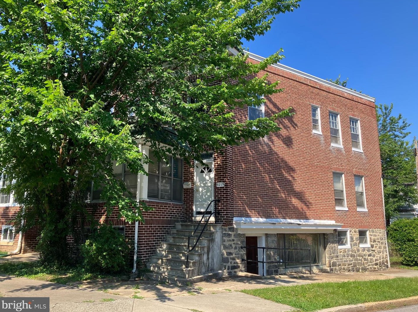 3211 Frisby St, Baltimore, MD 21218-3682