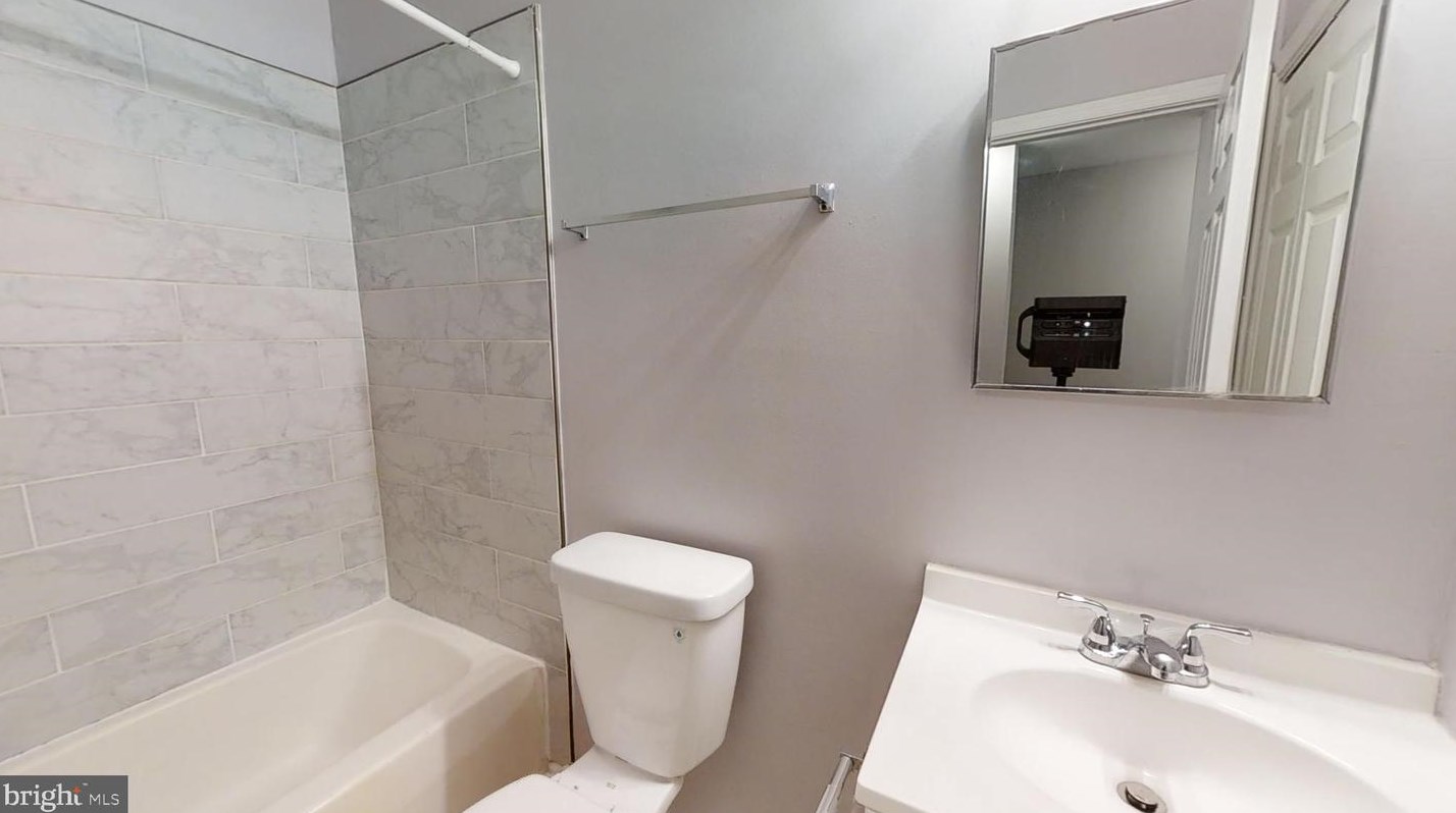 1020 Carey St, Baltimore MD 21223-2621 exterior