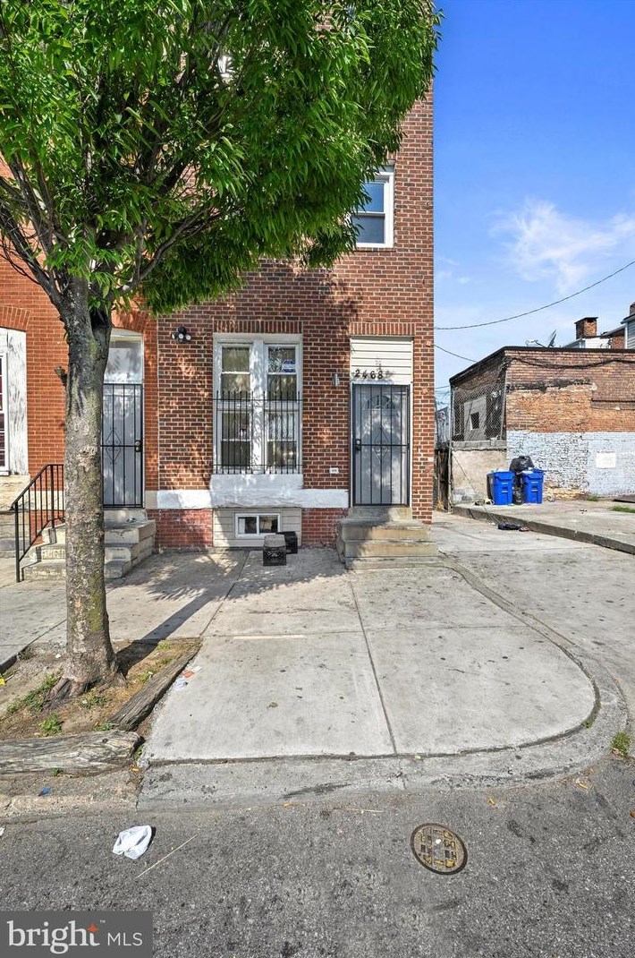 2468 Greenmount Ave, Baltimore MD  21218-5331 exterior